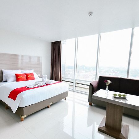 Win Grand Hotel Bekasi Exterior foto